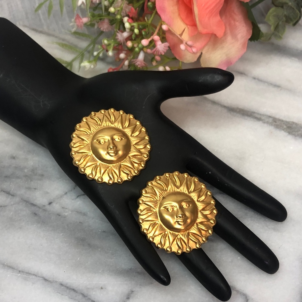Vintage 90s Celestial Sunburst smiling sun matte gold tone pierced earrings